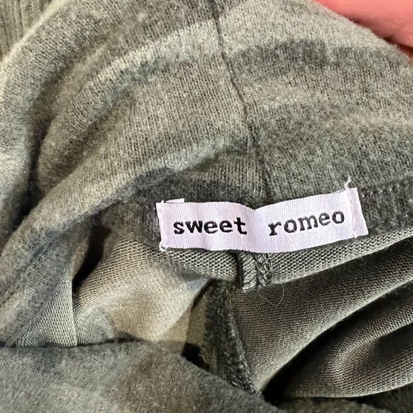 NWOT SWEET ROMEO Green‎ Camo Cowl Neck Sweater (S) - Picture 6 of 8